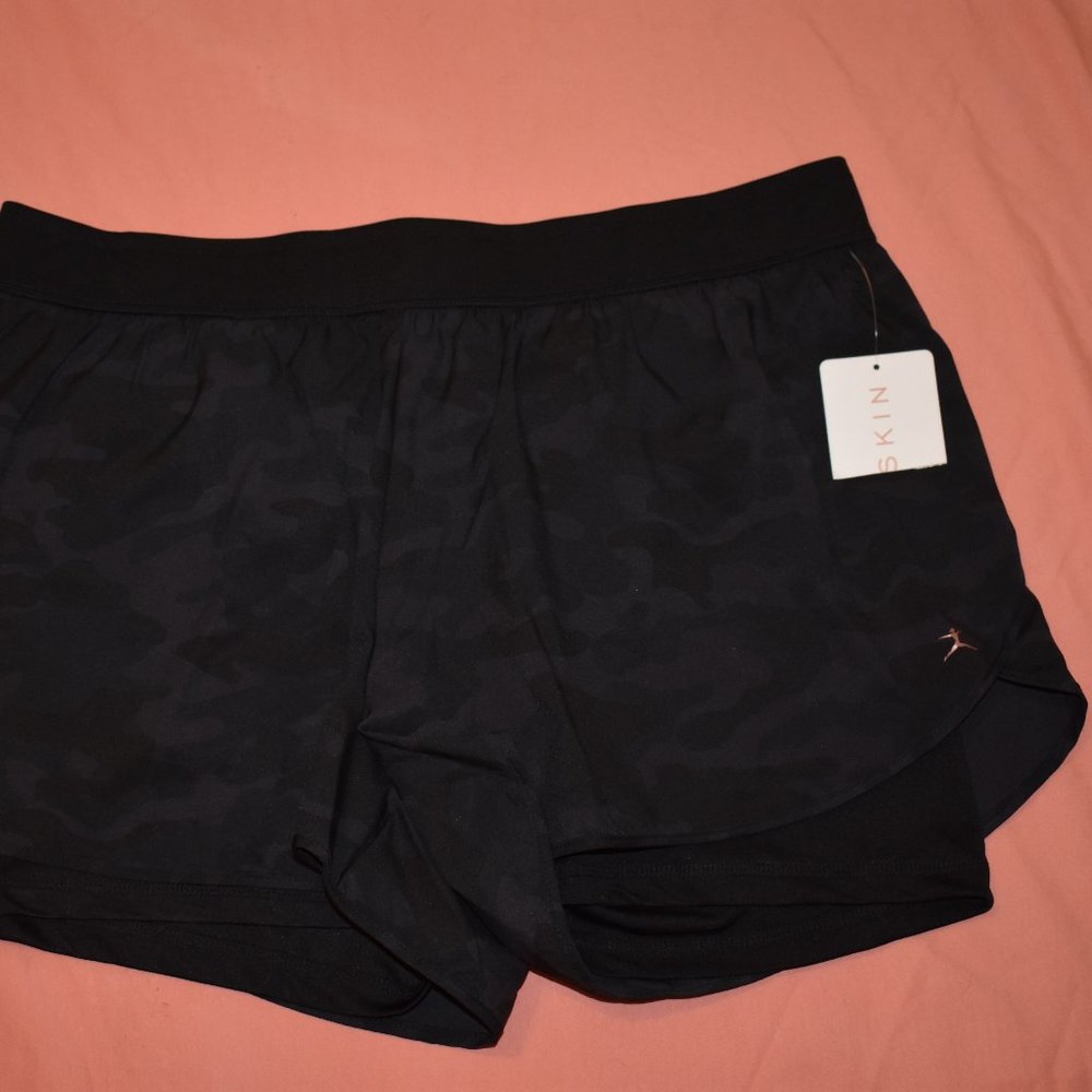 Danskin XL womens Gym Shorts NWT